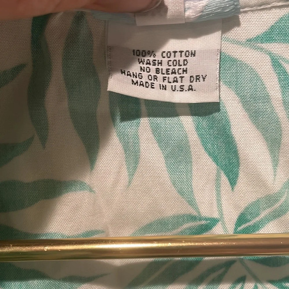 Devon Baer Fern Print Ruffle Neck Top‎ - Picture 5 of 6